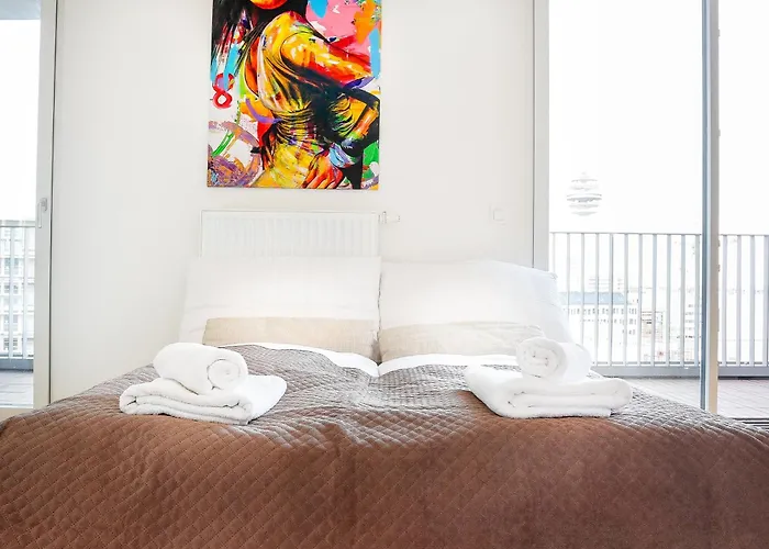 Apartment Penthouse With Terrace, Pool, Sauna And View At Hbf Main Station *